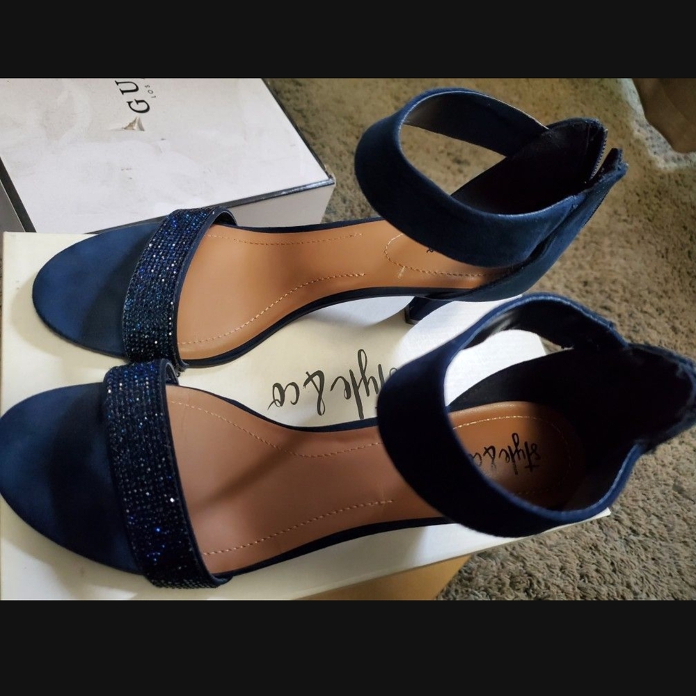 Style & Co Blue Heels Classic Design